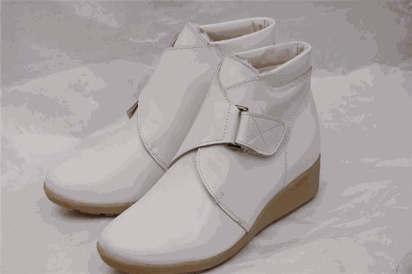 哈森卡迪娜女鞋